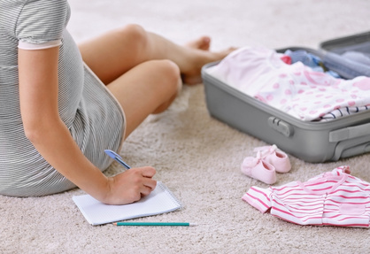 Valise maternité I Découvrez nos listes pour maman et bébé